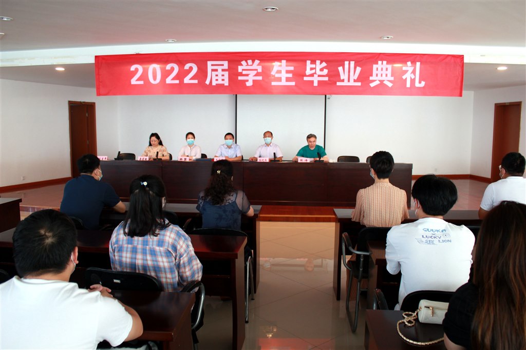 1天美舉行2022屆學生畢業典禮.JPG