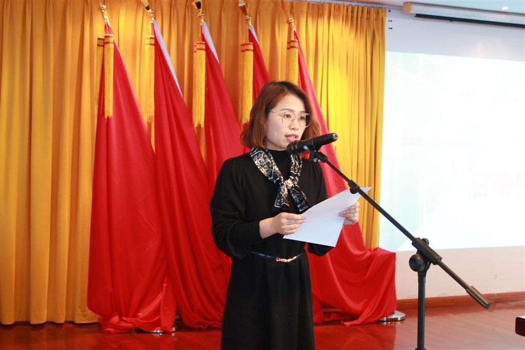 6科技節指導教師代表吳靜斐發言.JPG