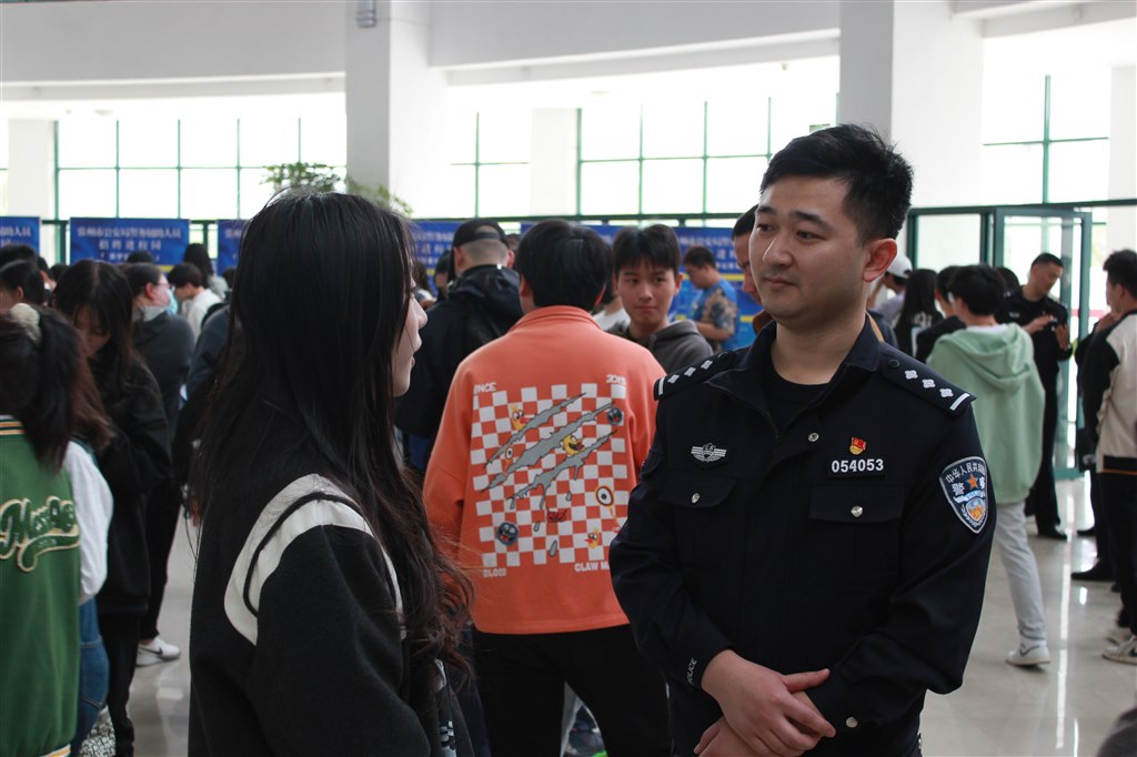 5現場咨詢3.JPG