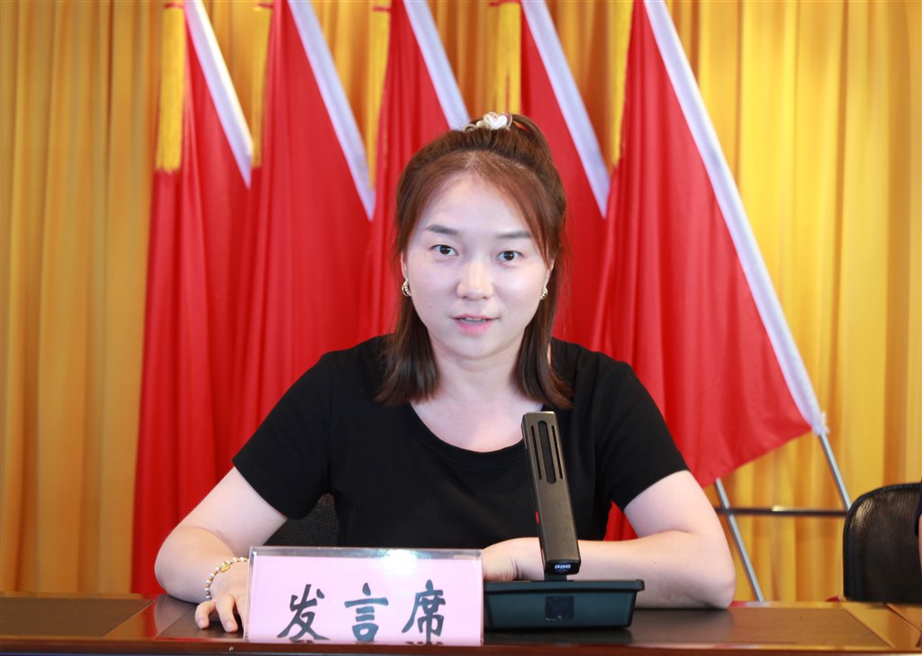 10優秀輔導員代表-郭燕.JPG