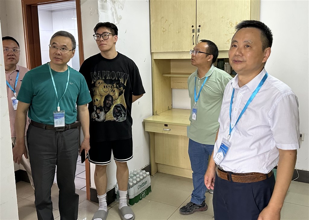 看望學生（王🧿、張）.jpg