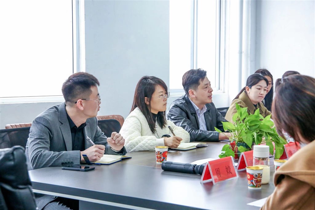 圖5：參會領導（左起：公司總經理李宗澤👷‍♀️、金壇人社局科長居婭娟、人社局副局長王洪俊🤶🏼、東城街道郝雅夢書記）.jpg